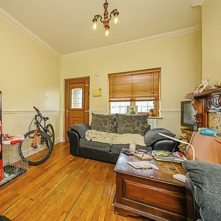 Image 2 - Kingsbury Road - Townhouse for sale