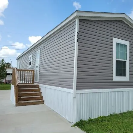 Rent this 1 bed house on 2400 40th Avenue North in Saint Petersburg, FL 33714