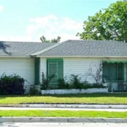 Image 1 - 928 Ash Crescent St, Fort Worth, Texas, 76104 - House for sale