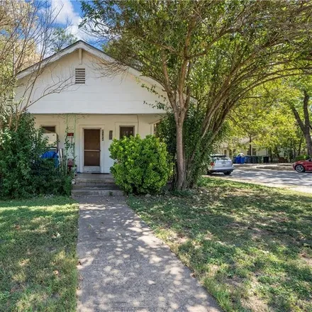 Buy this studio duplex on 2124 Lyle Avenue in Waco, TX 76708