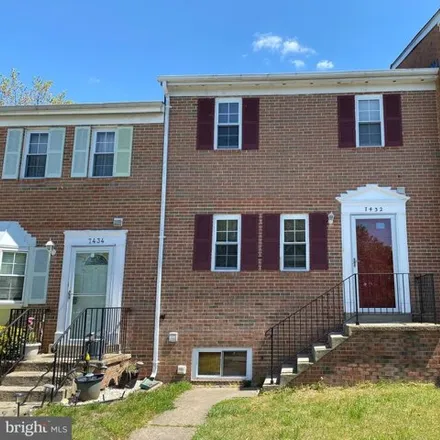 Rent this 3 bed house on Pohick Road in Newington, Fairfax County