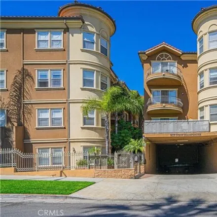 Buy this 2 bed condo on 915 South New Hampshire Avenue in Los Angeles, CA 90006