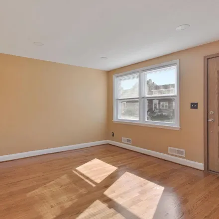 Image 3 - 4724 Chatford Avenue, Baltimore, MD 21206, USA - Townhouse for sale