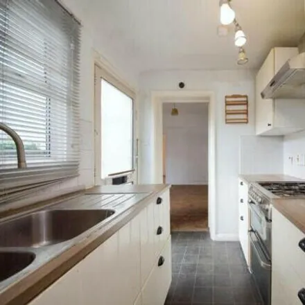 Rent this 3 bed townhouse on Brent Terrace in London, NW2 1BY