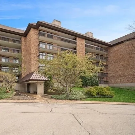 Buy this 2 bed condo on Mission Hills Country Club in 1677 Sanders Road, Northbrook