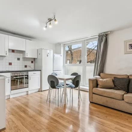 Rent this 3 bed apartment on 71 Maskell Road in London, SW17 0NL