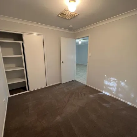 Image 6 - Cowan Crescent, Emerald QLD 4720, Australia - Apartment for rent