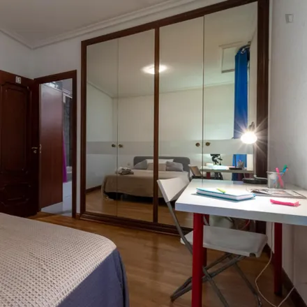 Image 3 - Madrid, Calle de Tenerife, 11, 28039 Madrid - Room for rent
