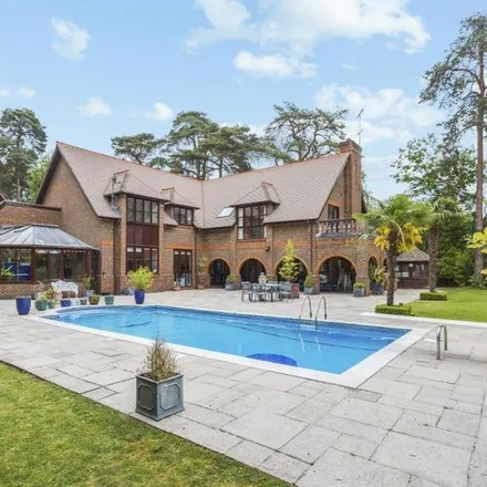 Rent this 5 bed house on Abbots Drive in Virginia Water, GU25 4PJ