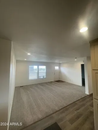 Image 6 - unnamed road, Maricopa County, AZ 82354, USA - Apartment for sale