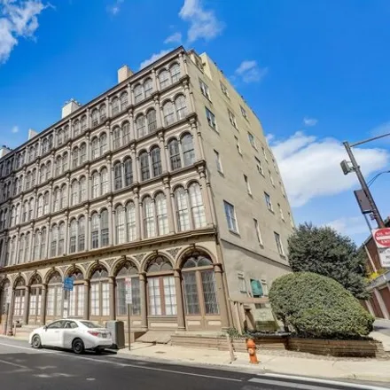 Buy this 1 bed condo on 13 South Strawberry Street in Philadelphia, PA 19106