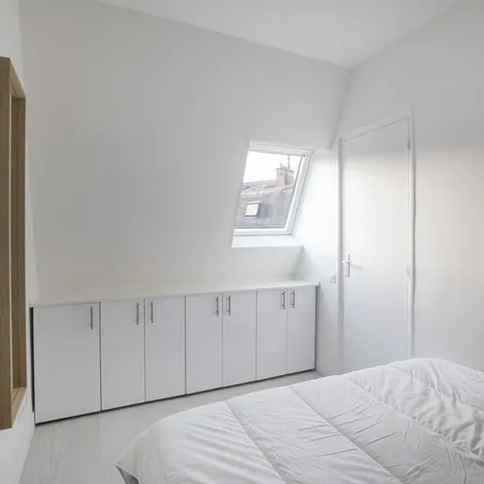 Image 9 - 19 Rue de Lisbonne, 75008 Paris, France - Apartment for rent