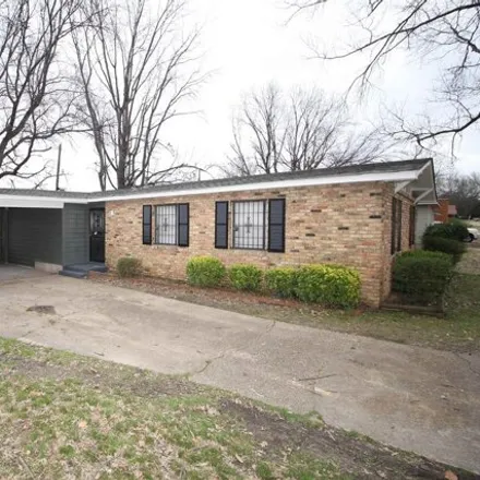 Buy this 3 bed house on 1408 Dardon Avenue in Memphis, TN 38116