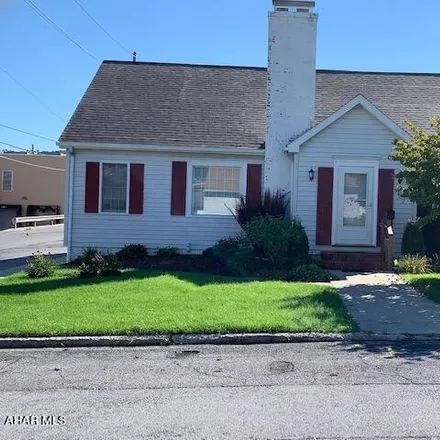 Rent this 3 bed house on 499 East Central Way in Bedford, PA 15522