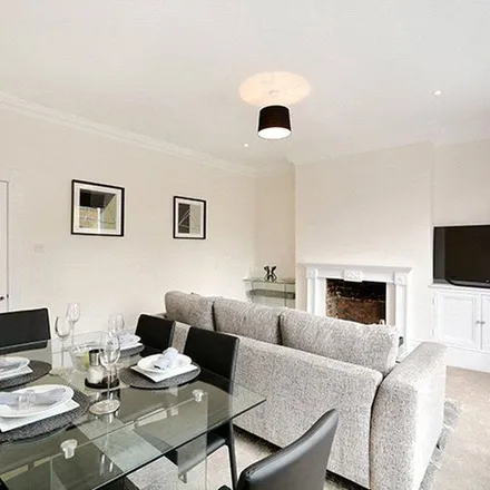Rent this 2 bed apartment on 685 Commercial Road in Ratcliffe, London