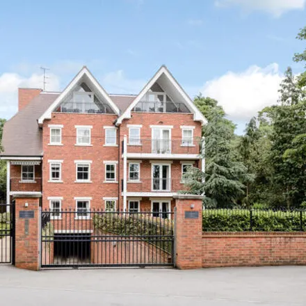 Buy this 2 bed house on Ethorpe Hotel in Packhorse Road, Gerrards Cross