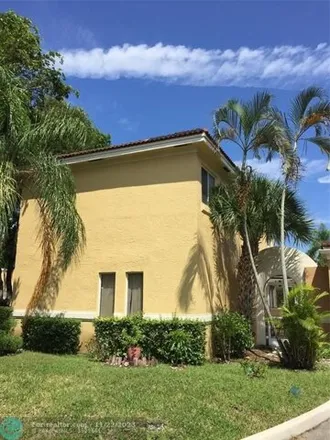 Buy this 4 bed condo on Lakeview Drive in Coral Springs, FL 33071