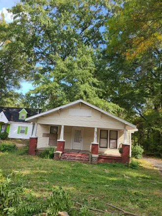 Buy this 3 bed house on 630 Whitehall Street in Jackson, TN 38301