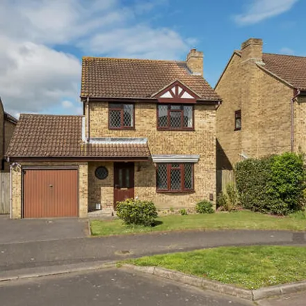 Buy this 3 bed house on Downland Close in Park Gate, SO31 6WB