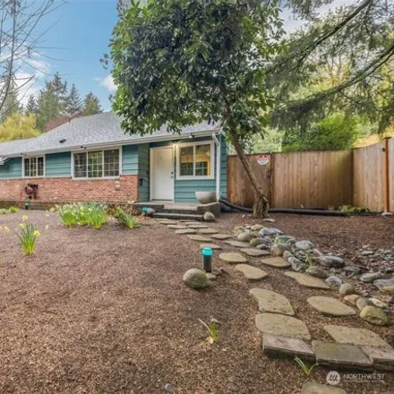 Buy this 4 bed house on 583 Mountainside Drive Southwest in Issaquah, WA 98027