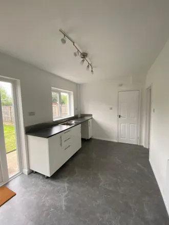 Image 4 - 187 Longford Crescent, Bulwell, NG6 8BA, United Kingdom - Townhouse for rent