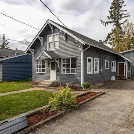 Buy this 3 bed house on 906 Glenning Street in Lynden, WA 98264