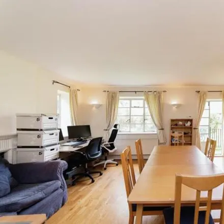 Image 5 - Mulberry Close, London, NW4 1QL, United Kingdom - Apartment for sale