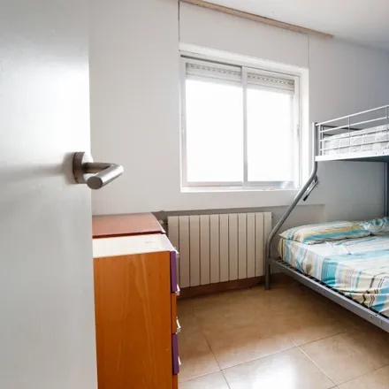 Rent this 3 bed room on Calle Alfonso de Toro in 28802 Alcalá de Henares, Spain