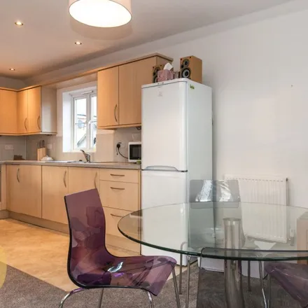Rent this 2 bed apartment on Doulton Close in Swindon, SN25 2FX