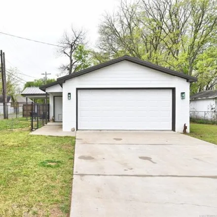 Buy this 3 bed house on 131 West 7th Street in Claremore, OK 74017