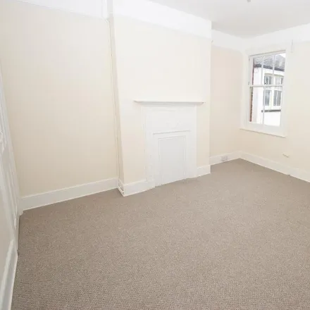 Image 3 - Hill Road, Chelmsford, CM2 6HW, United Kingdom - Apartment for rent