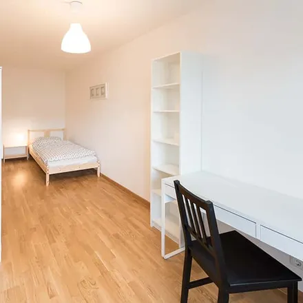 Rent this 5 bed room on Grünwalder Straße 119 in 81547 Munich, Germany