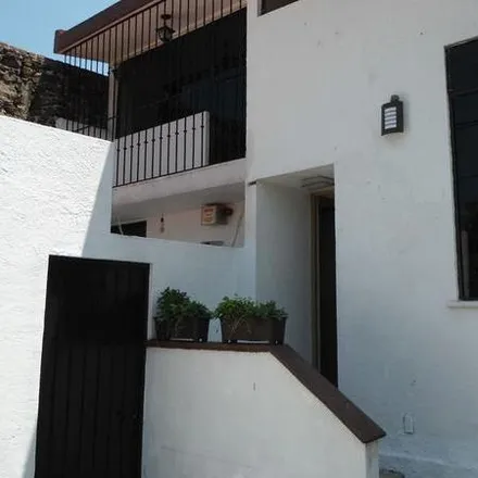 Buy this 3 bed house on Calle Paseo Burgos in Fraccionamiento Burgos de Cuernavaca, 62584 Tres de Mayo