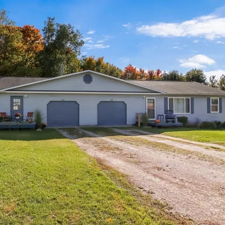 Image 2 - 202 Hassle Road, Buckley, Hanover Township, MI 49620, USA - Duplex for sale