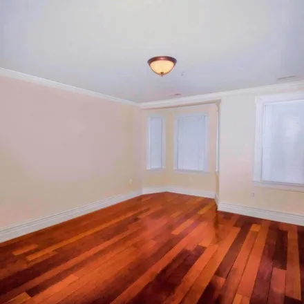 Rent this 1 bed apartment on PNC Bank in Charles Street, Old Colony