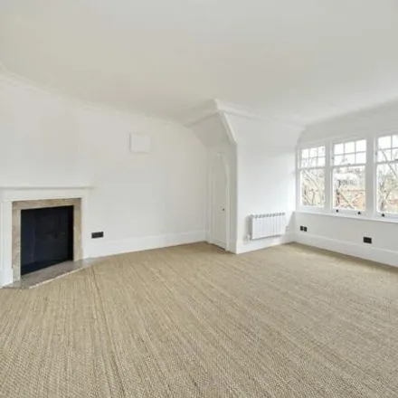Rent this 2 bed room on Cadogan Mansions in 19 Cadogan Gardens, London