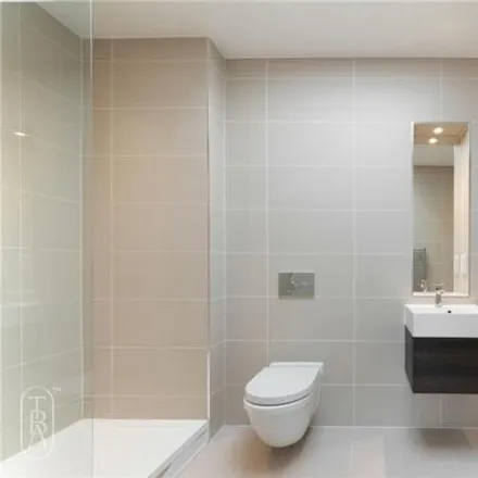 Image 3 - Sotherby Court, 43 Sewardstone Road, London, E2 9JQ, United Kingdom - House for rent