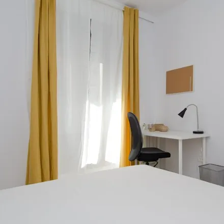 Rent this 7 bed room on Yelmo Cines Ideal in Calle de Doctor Cortezo, 6
