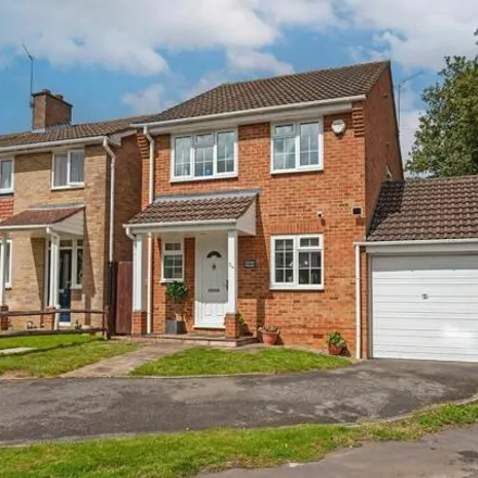 Buy this 3 bed house on Norden Farm Centre for the Arts in Chatsworth Close, Maidenhead