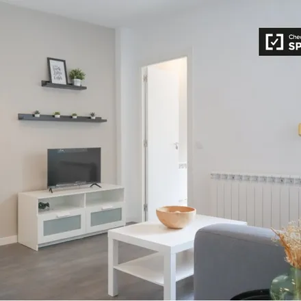 Rent this 4 bed room on Madrid in Calle de Alción, 28019 Madrid