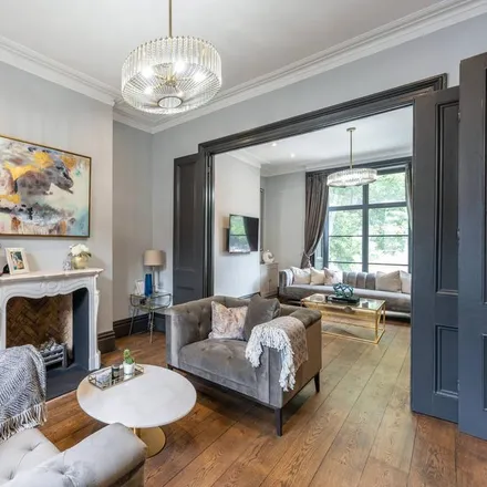 Rent this 4 bed duplex on 10 Gunter Grove in Lot's Village, London