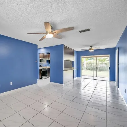 Image 4 - 10011 61st Way North, Pinellas Park, FL 33782, USA - House for sale