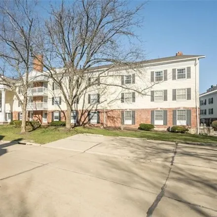 Image 2 - 15049 Claymoor Court, Chesterfield, MO 63017, USA - Condo for sale