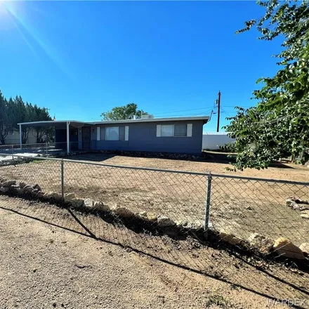 Buy this 2 bed house on 2522 Lillie Avenue in Kingman, AZ 86401