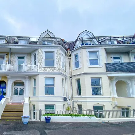 Rent this studio apartment on 10 Undercliff Road in Bournemouth, BH5 1BL