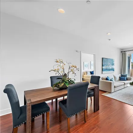 Image 3 - 11722 Ohio Avenue, Los Angeles, CA 90025, USA - Condo for sale