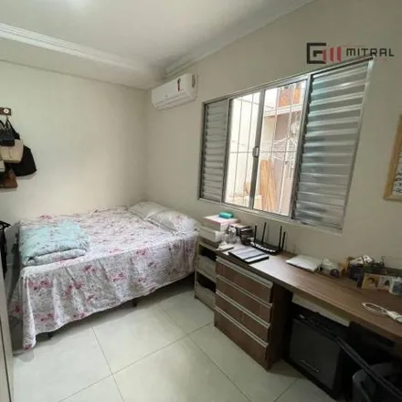 Buy this 3 bed house on Rua Vasco da Gama 277 in Antares, Londrina - PR