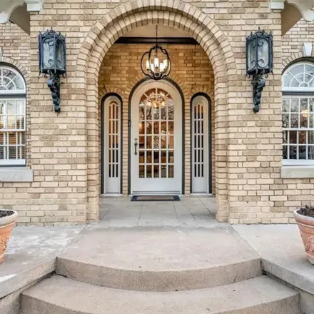 Rent this 4 bed apartment on 1707 Rio Vista Drive in Dallas, TX 75208