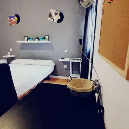 Rent this 4 bed apartment on Consejería de Economía y Hacienda del Gobierno de Canarias in Calle del Capitán Lucena, 38
