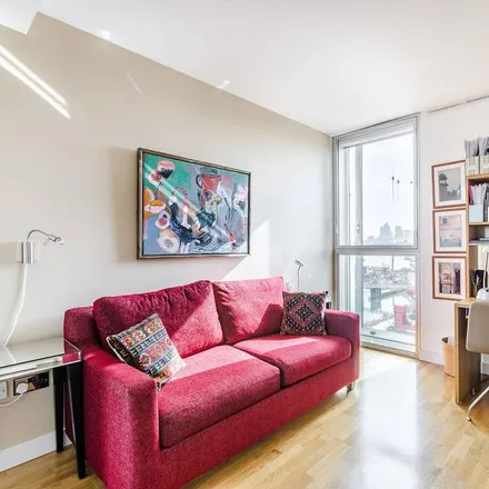Image 5 - 15 Chambers Street, London, SE16 4WG, United Kingdom - Apartment for rent